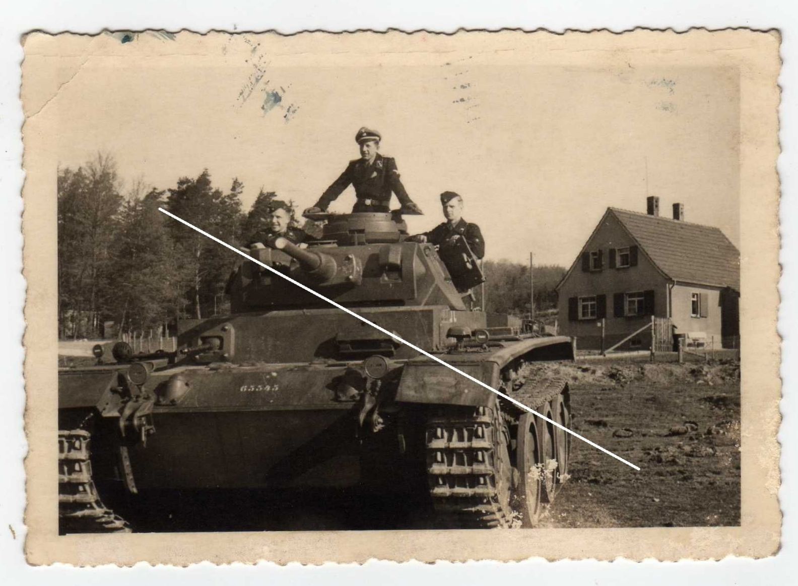 Pz.Kpfw. III Ausf.G 5cm (Fgst.Nr.65543) {001}{a}.jpg